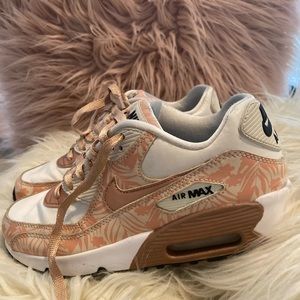 Nike air max’s white bronze print